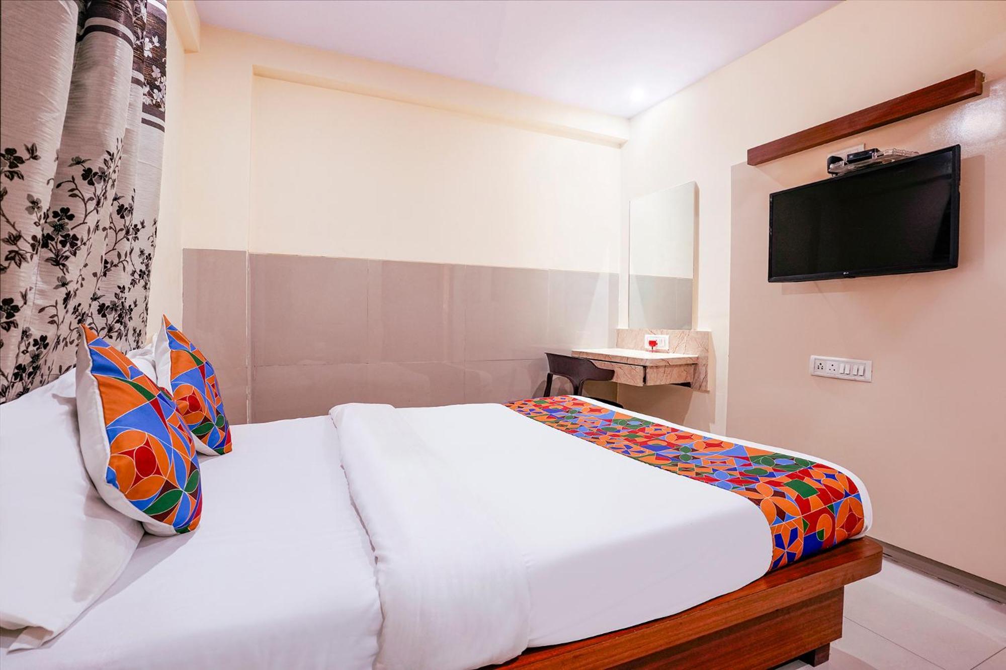 Fabhotel Everest Vashi Exterior photo