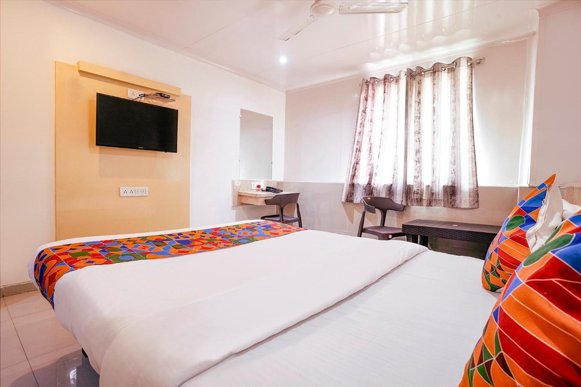 Fabhotel Everest Vashi Exterior photo